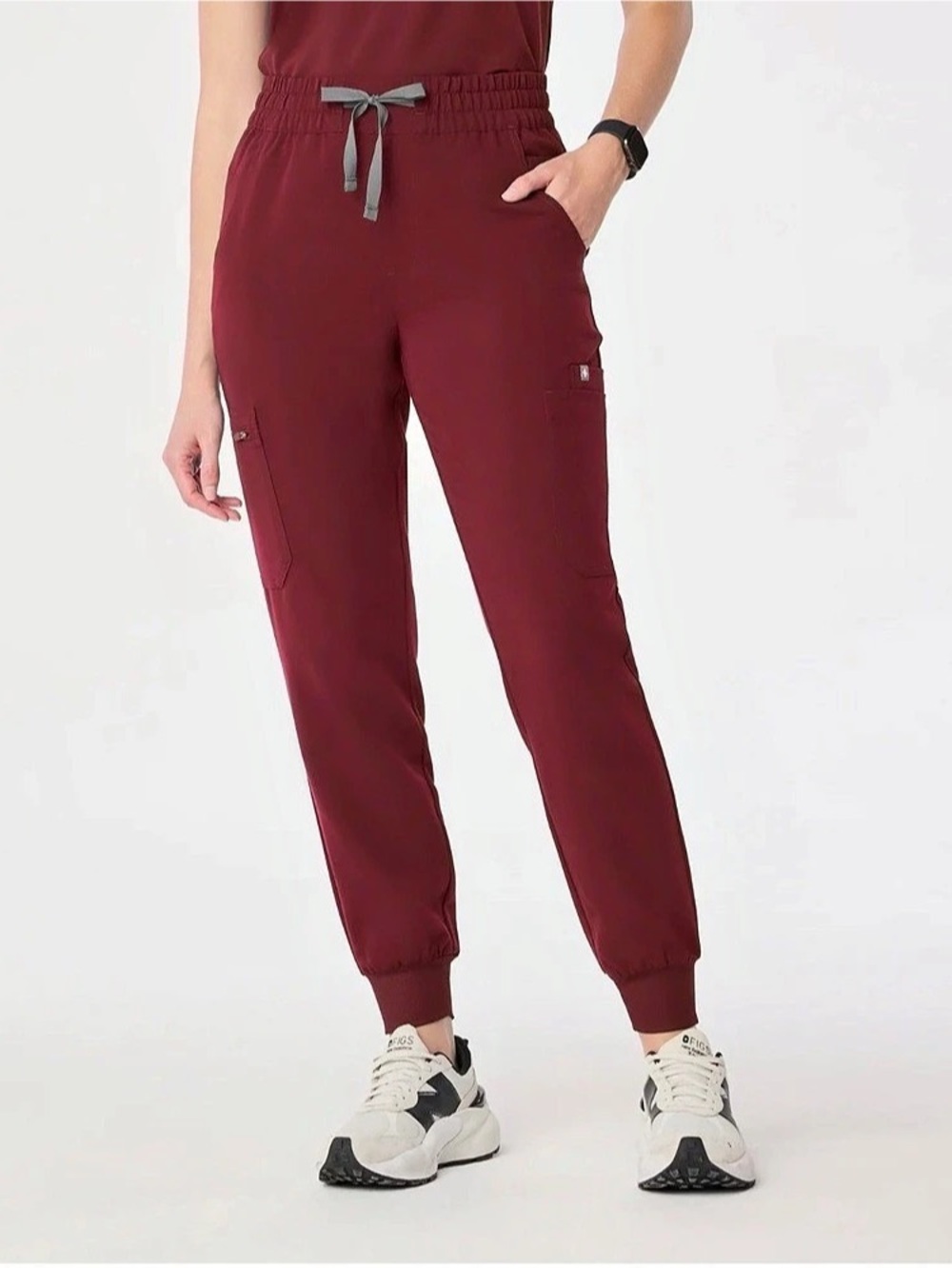 FIGS Zamora Jogger Scrub Pants in burgundy , XS